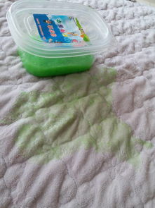 泡泡胶不小心弄到沙发垫子怎么去掉